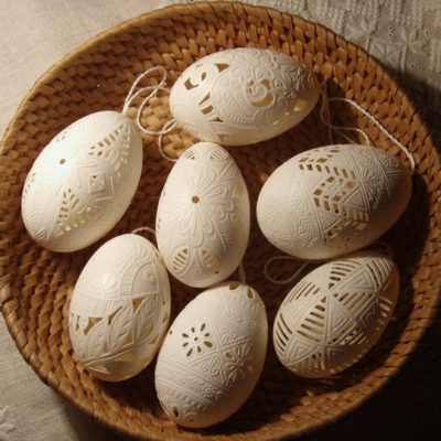 Втравлювання-вирізування на гусячому яйці
