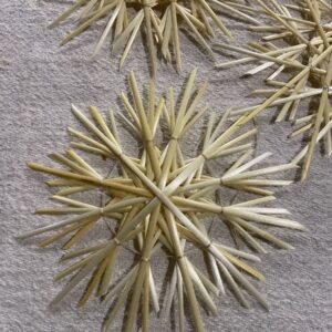 Сніжинка з соломи д.13*15см (P-788)